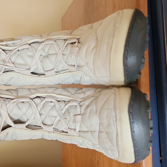 COLUMBIA waterproof off white womans size 7 winter boots - Picture 3 of 12
